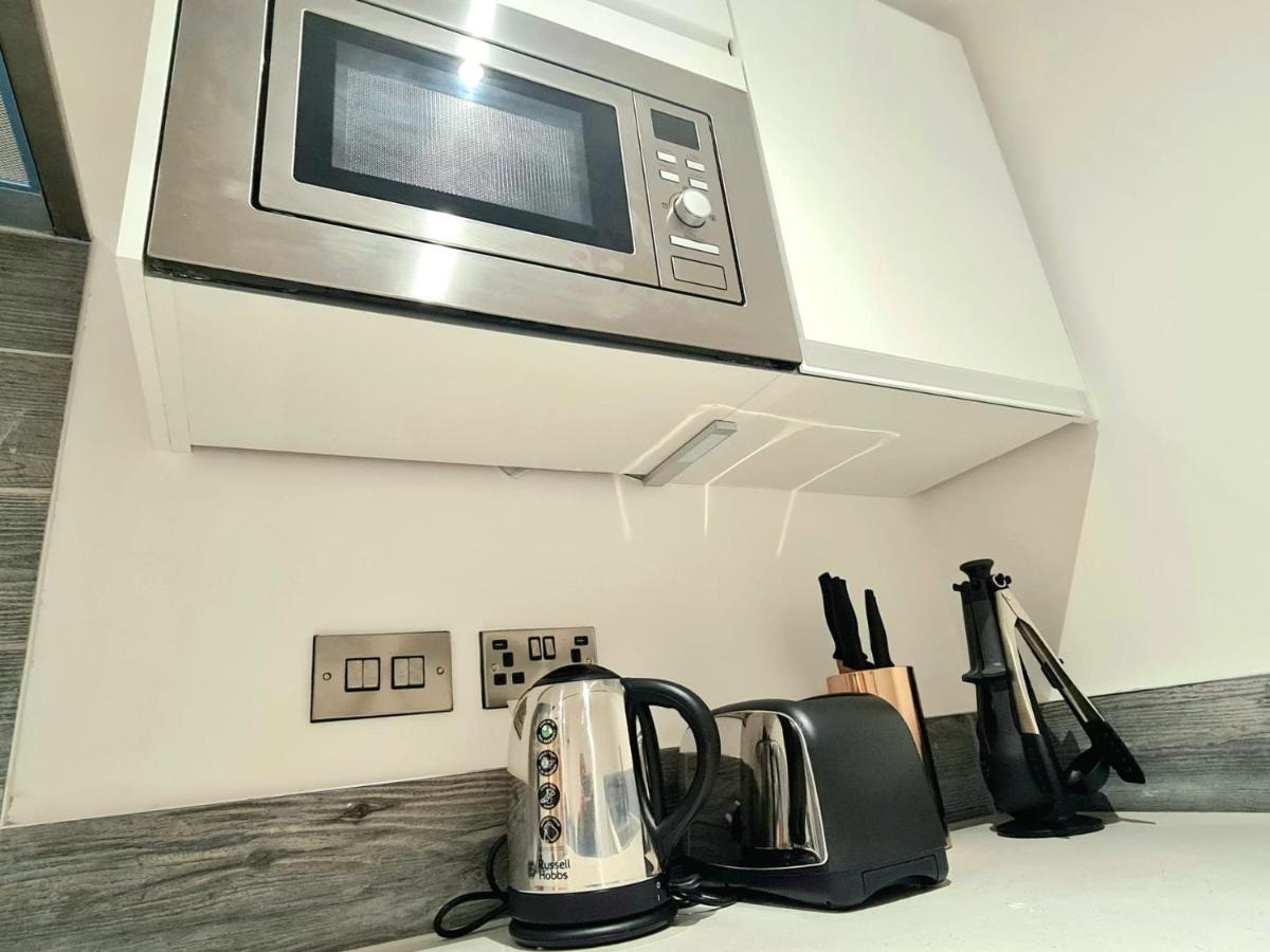 1-Bedroom Aprt In Salford- Freeparking- Sleeps3 曼彻斯特 外观 照片