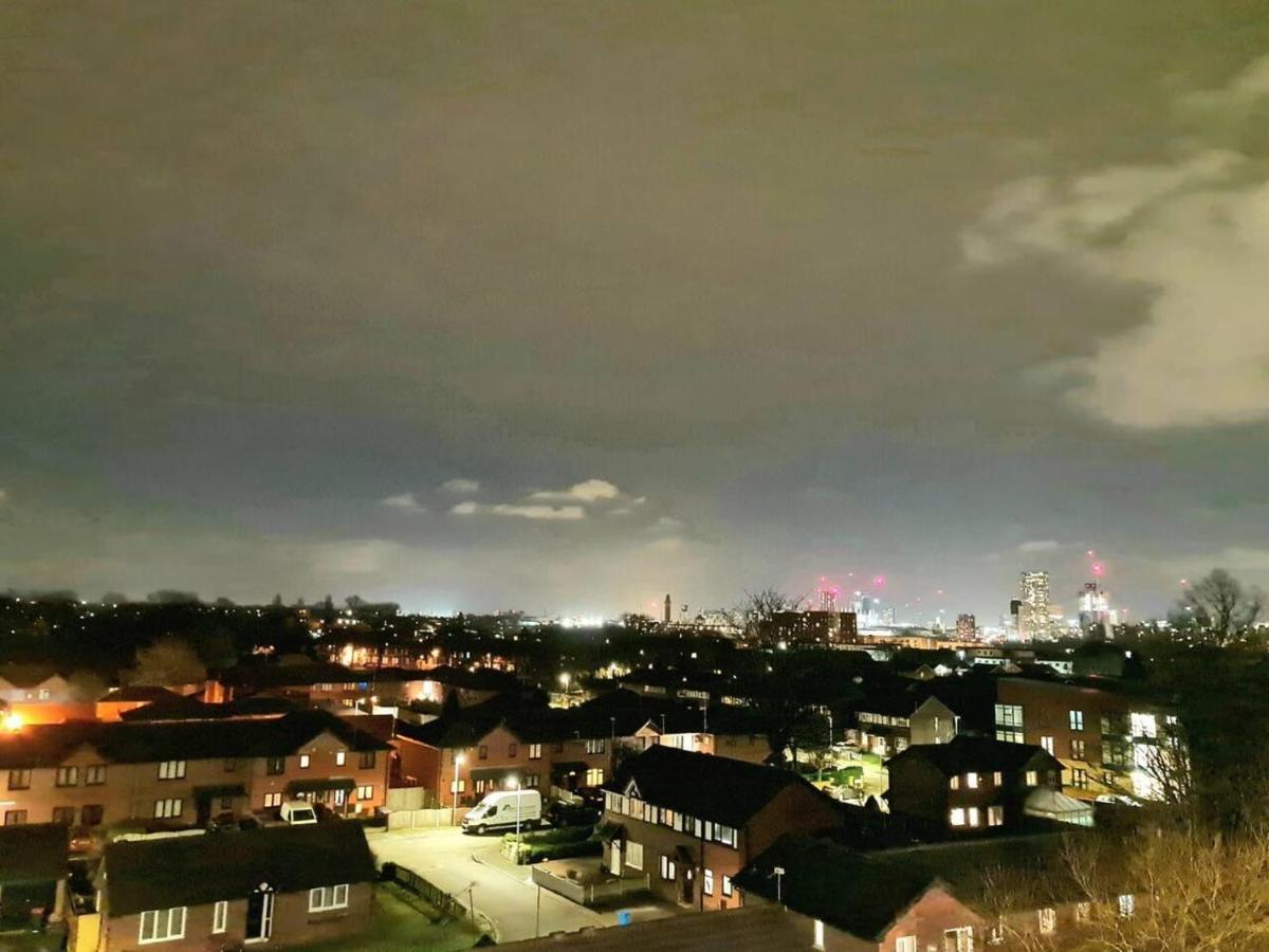 1-Bedroom Aprt In Salford- Freeparking- Sleeps3 曼彻斯特 外观 照片